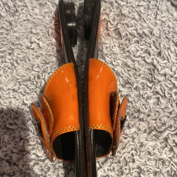 Fendi sandals authenticated size 6 in good condition beautiful color - Picture 9 of 10